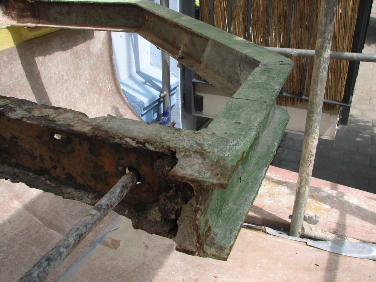 nach dem Abbruch der Betonplatte